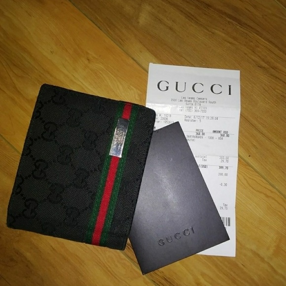 Authentic gucci wallet